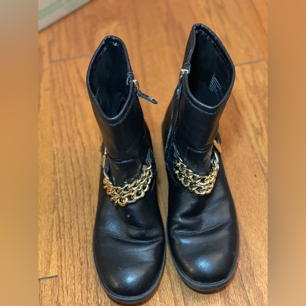 Sam and‎ Libby black boots with gold chains size 8.5